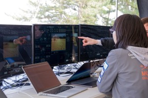 ローバー操縦アプリで操作している様子